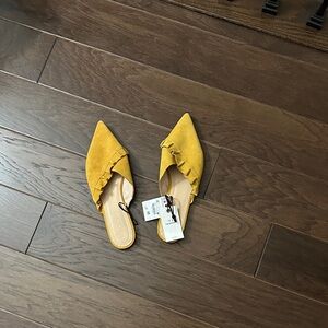 Zara Mustard Yellow Suede Pointed Toe Mules with Ruffle